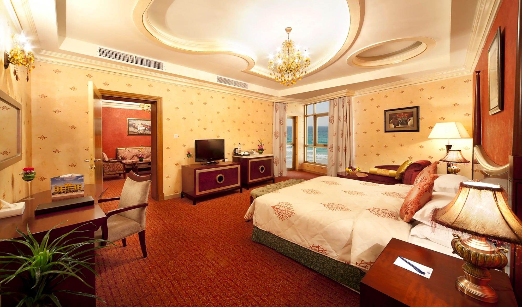 사하라 비치 리조트 앤 스파 샤르자 외부 사진 A suite at the hotel