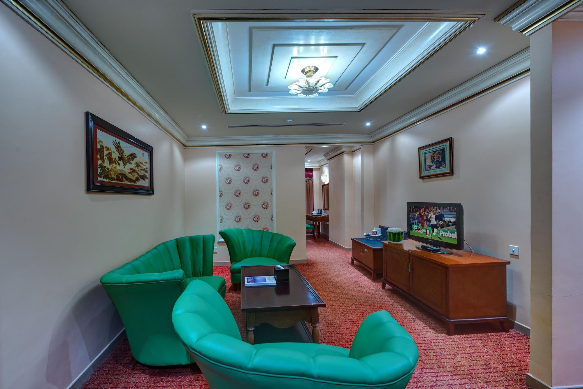 사하라 비치 리조트 앤 스파 샤르자 외부 사진 A suite at the hotel
