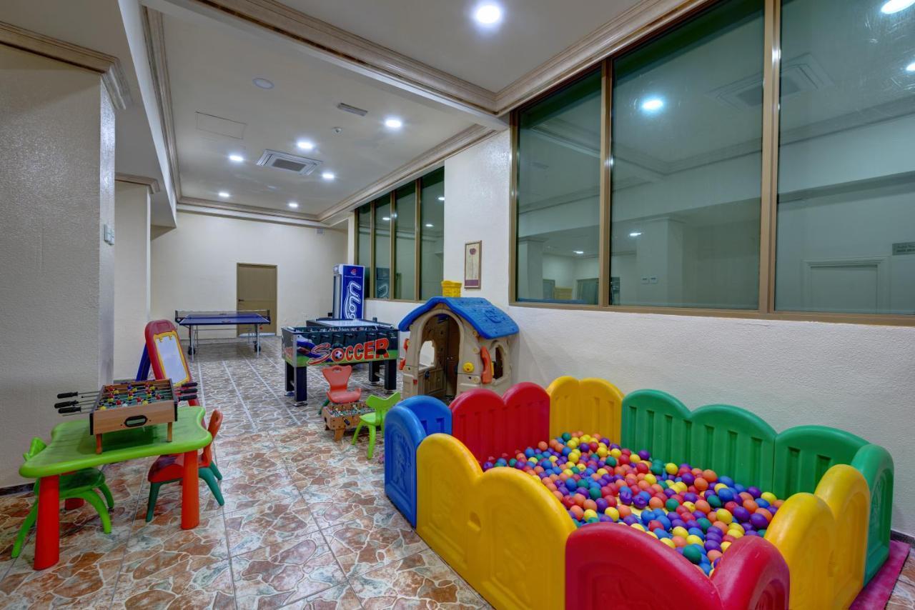 사하라 비치 리조트 앤 스파 샤르자 외부 사진 The Children's Hospital at the King Hussein Cancer Center