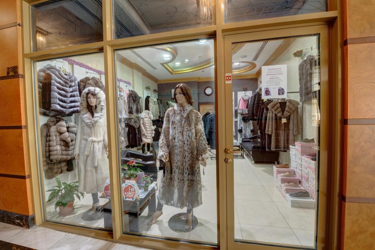 사하라 비치 리조트 앤 스파 샤르자 외부 사진 A fur store in Bishkek