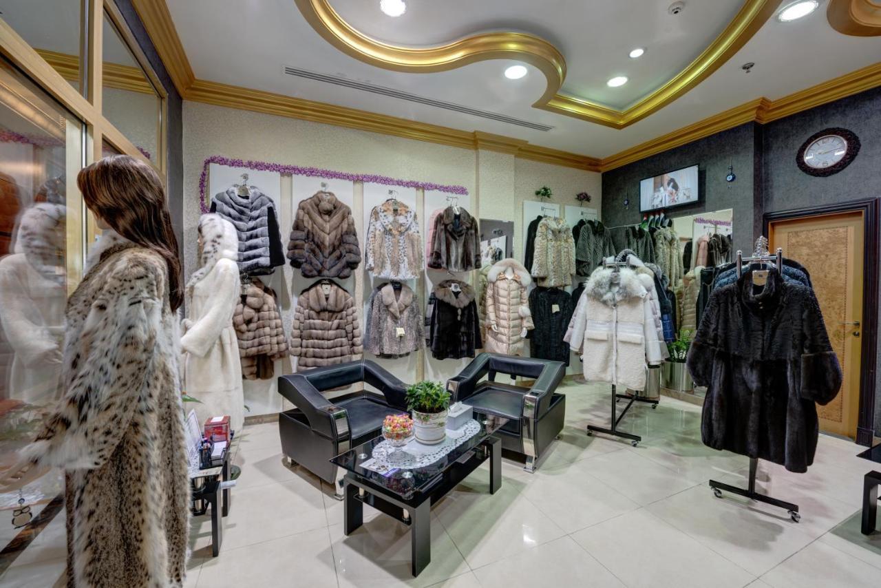 사하라 비치 리조트 앤 스파 샤르자 외부 사진 Fur store in Moscow
